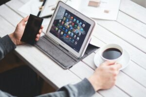 Read more about the article 14 Reasons Mobile Apps Boost Business Success