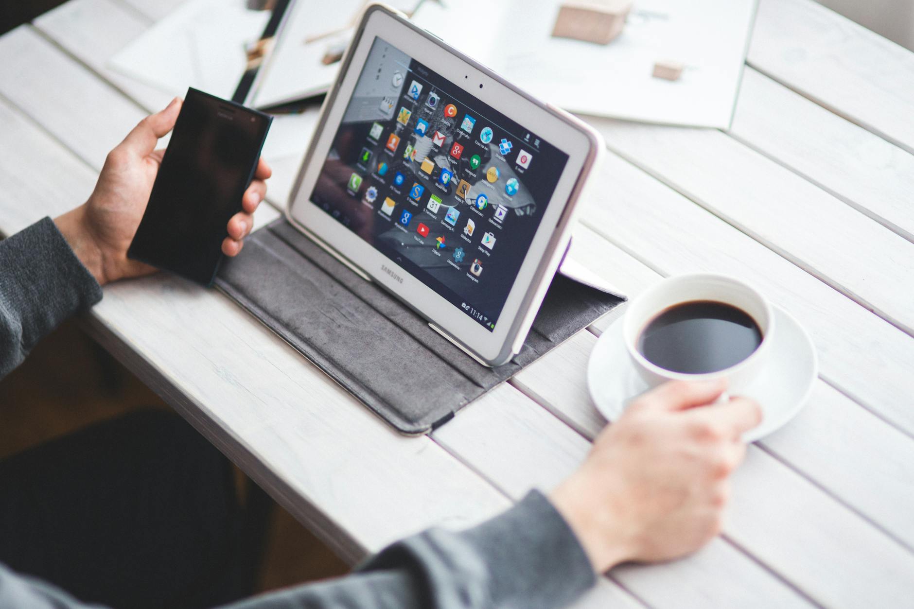 You are currently viewing 14 Reasons Mobile Apps Boost Business Success